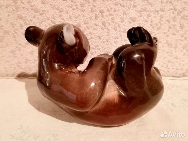 Статуэтка фарфоровая 