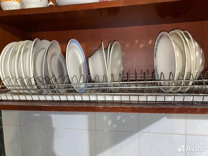 Тарелки и стаканы