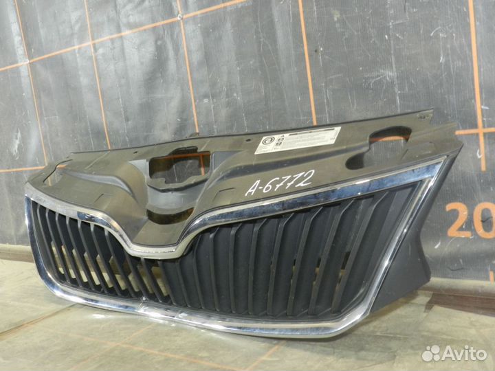 Решетка радиатора - Skoda Rapid