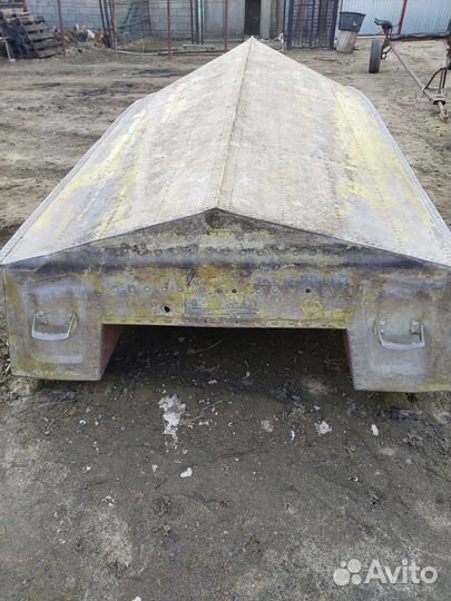 Лодка Днепр