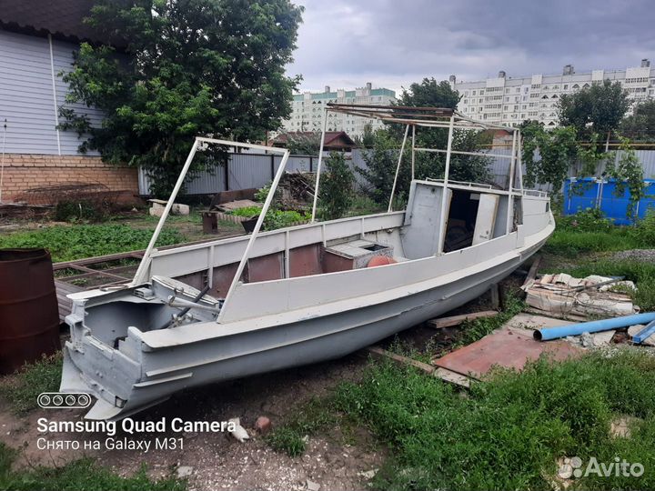 Лодка в хорошем состоянии приходите смотрите