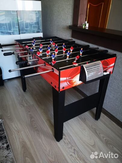 Настольный футбол на ножках