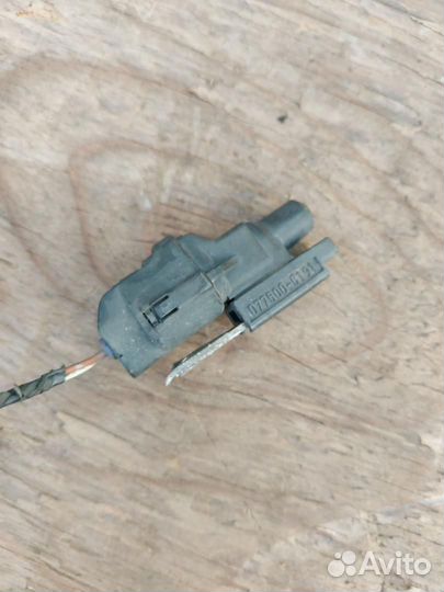 Датчик наружной температуры Toyota Prius 2 NHW20