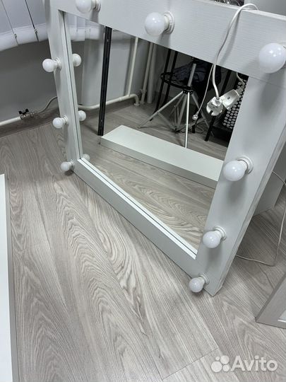 Зеркало гримерное