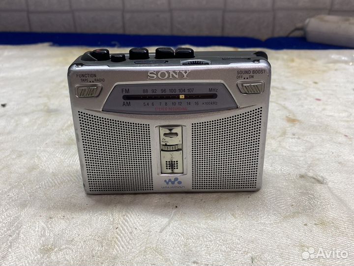 Плеер Sony, минимагнитолла jcbo, диктофон Sanyo