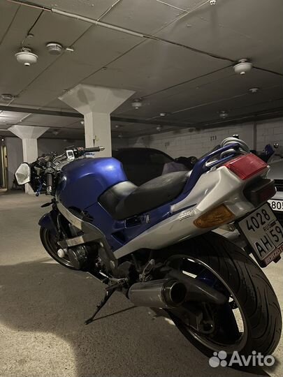 Kawasaki ZX600 D