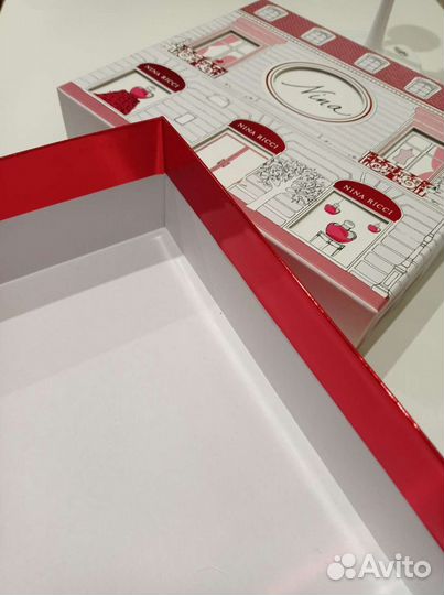 Коробка Nina Ricci