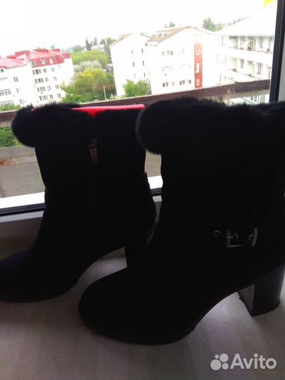 Продам замшевые полусапожки