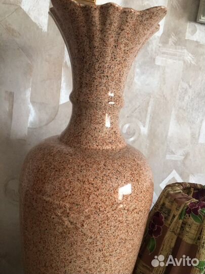 Ваза напольная и светильник с абажуром