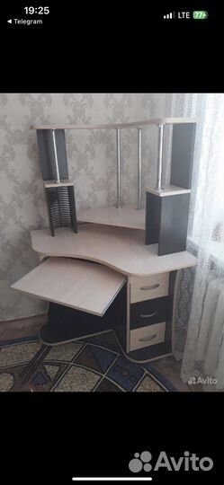 Компьютерный стол