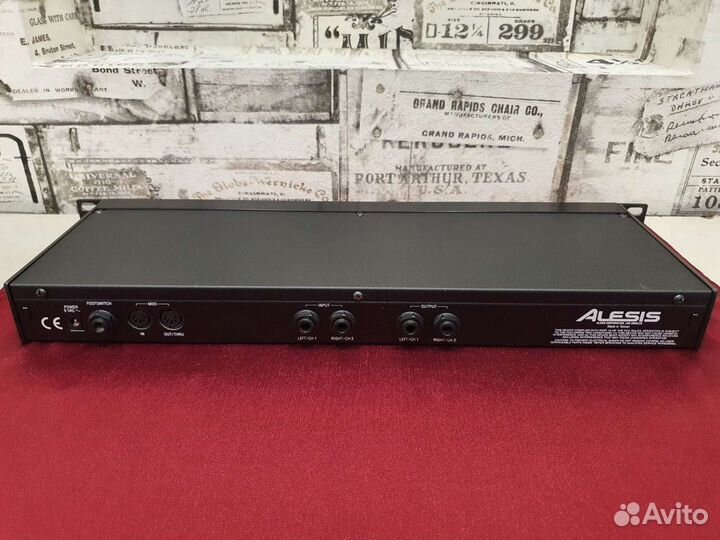 Процессор эффектов - Alesis Midiverb 4