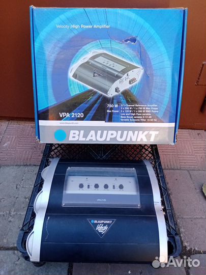 Автомобильный усилитель для сабвуфера Blaupunkt