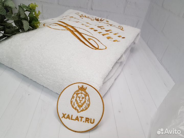 Мужской махровый халат с короной и вензелем