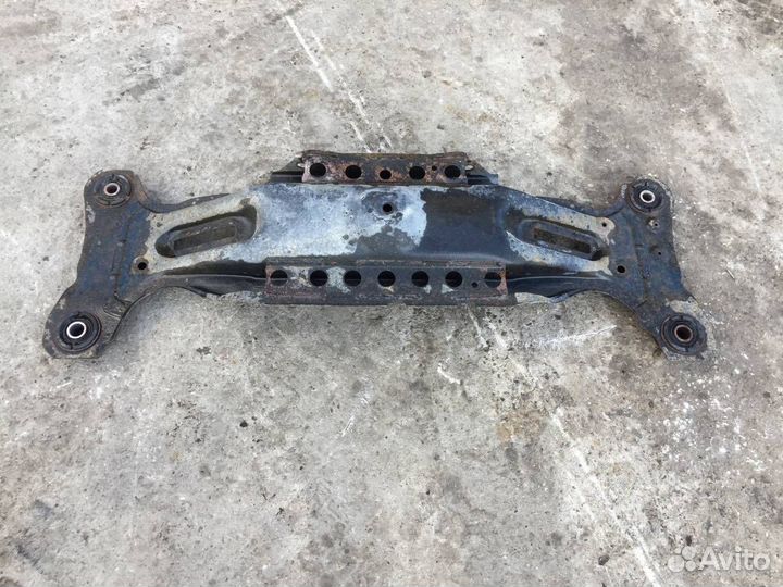 Балка задняя/подрамник Toyota Camry