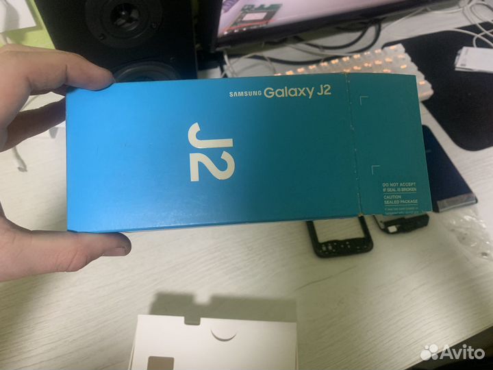 Samsung Galaxy J2 (2017), 8 ГБ