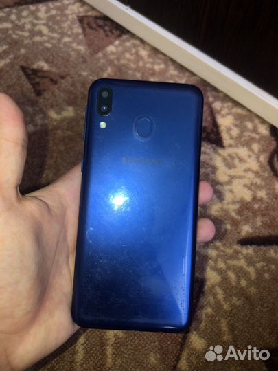 Samsung Galaxy M20, 4/64 ГБ