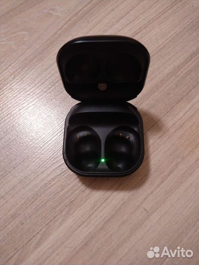 Чехол (зарядный кейс ) Samsung