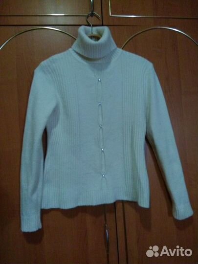 Свитер теплый белый женский