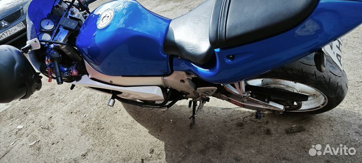 Suzuki GSX - R750