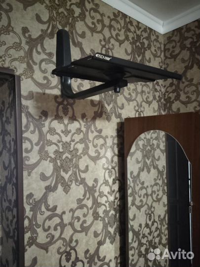 Полка-кронштейн под телевизор