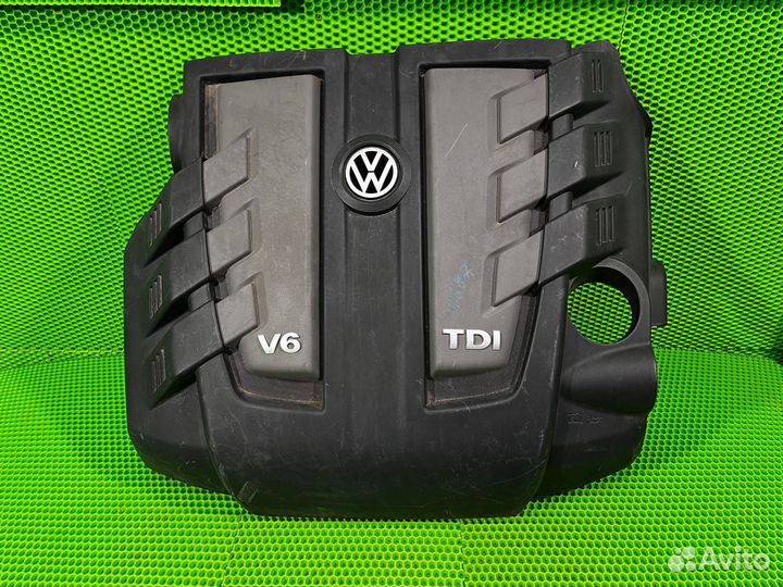 Крышка двигателя Volkswagen Touareg FL R-line cvva