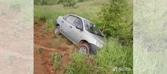 Юркнув между машинами разведчики очутились в кювете. Лада Гранта в кювете. Лада Гранта улетела в кювет. Черная Гранта в кювете. Белая Гранта в кювете.