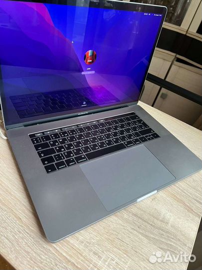 Macbook Pro 15 2016 i7 16gb Touch bar Retina