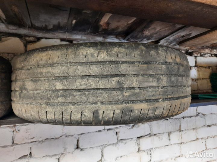 Bridgestone Alenza 001 215/65 R16