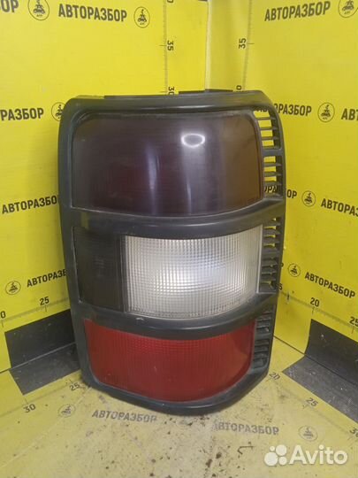 Задний правый фонарь Mitsubishi pajero 2.8