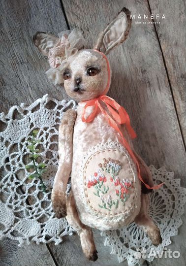 Плюшевый заяц с вышивкой. Ручная работа