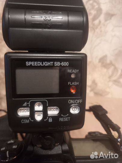 Зеркальный фотоаппарат canon