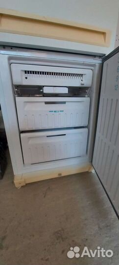 Холодильник двухкамерный бу stinol