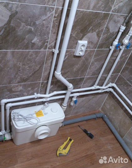 Сантехник / Услуги сантехника / Слесарь