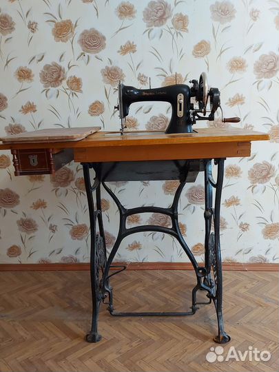 Швейная машинка 