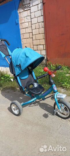 Детский велосипед с ручкой