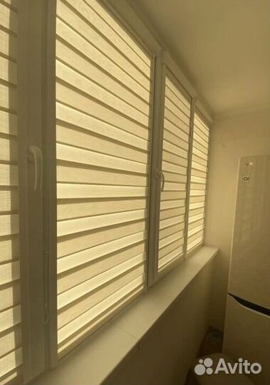 Рулонные шторы в коричневом коробе B1375