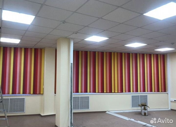 Рулонные шторы зебра в коробе E2348