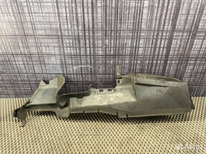 Диффузор радиатора правый Bmw X5 E53 M54 2004