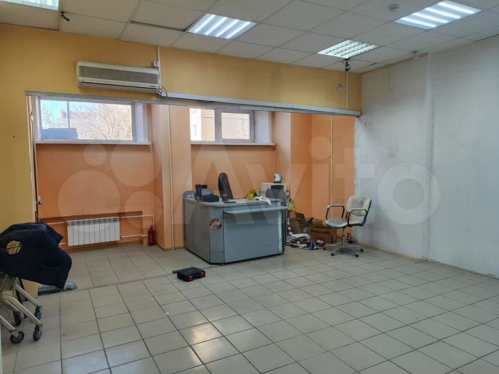 Торговая площадь 42 м². 26 м². 24 м²