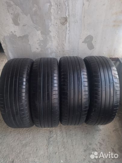 Nokian Tyres Hakka Blue 2 SUV 215/65 R16 102