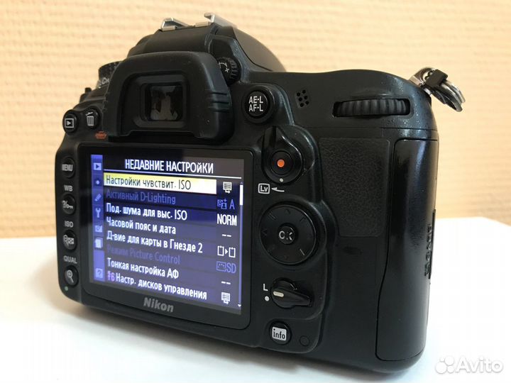 Зеркальный фотоаппарат Nikon D7000