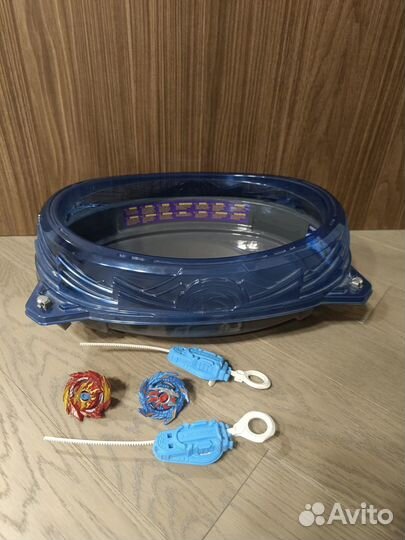 Арена и beyblade от хазбро