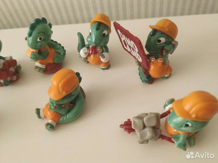 Киндеры 90 х динозавры