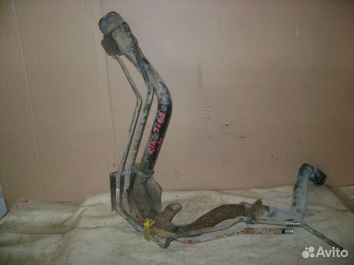 Горловина топливного бака Toyota Corolla (E150)