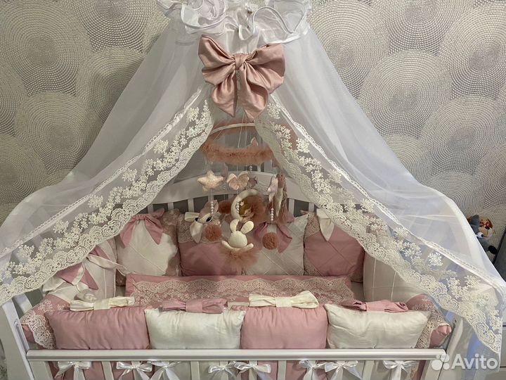 Бортики и постельное белье в детскую кроватку