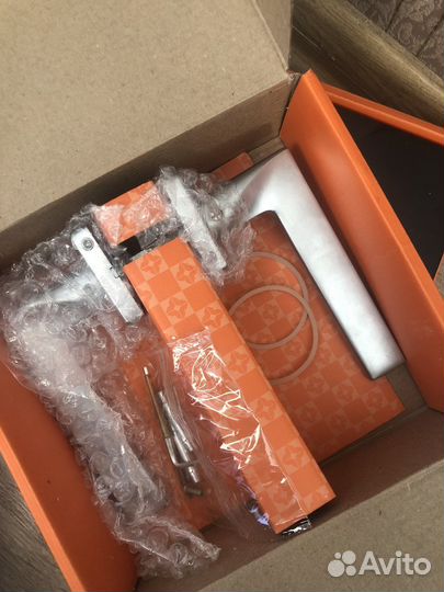 Дверная фурнитура (дверные ручки, замок, петли)