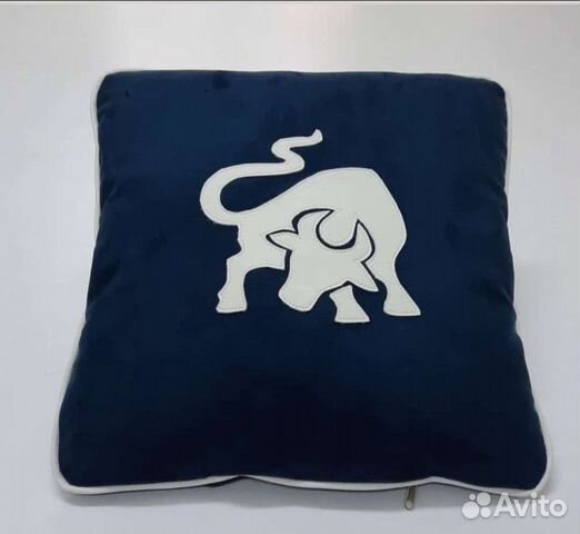 Декоративные подушки с вышивкой