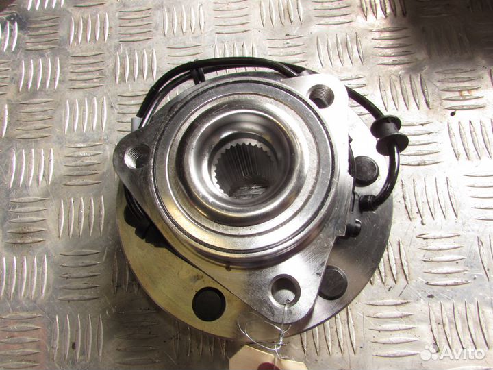 Ступица новая moog Infiniti QX56 2004-2006 дорест