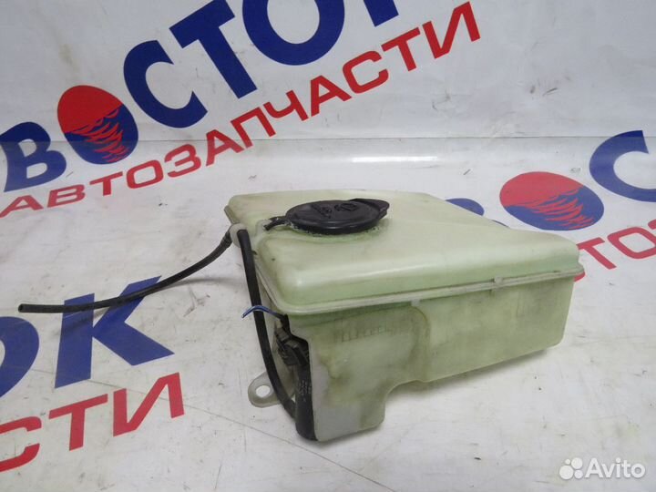 Бачок омывателя toyota cresta GX90, JZX90, JZX91