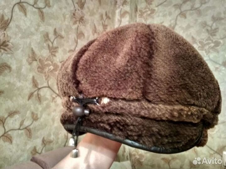 Меховая женская кепка